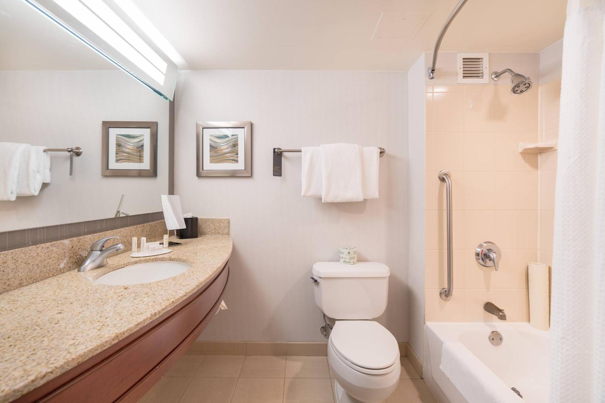 Courtyard By Marriott Silver Spring Downtown Экстерьер фото